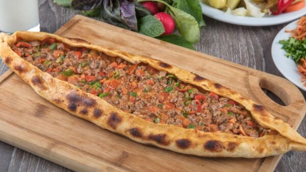 Ground Beef Flatbread (Kıymalı)